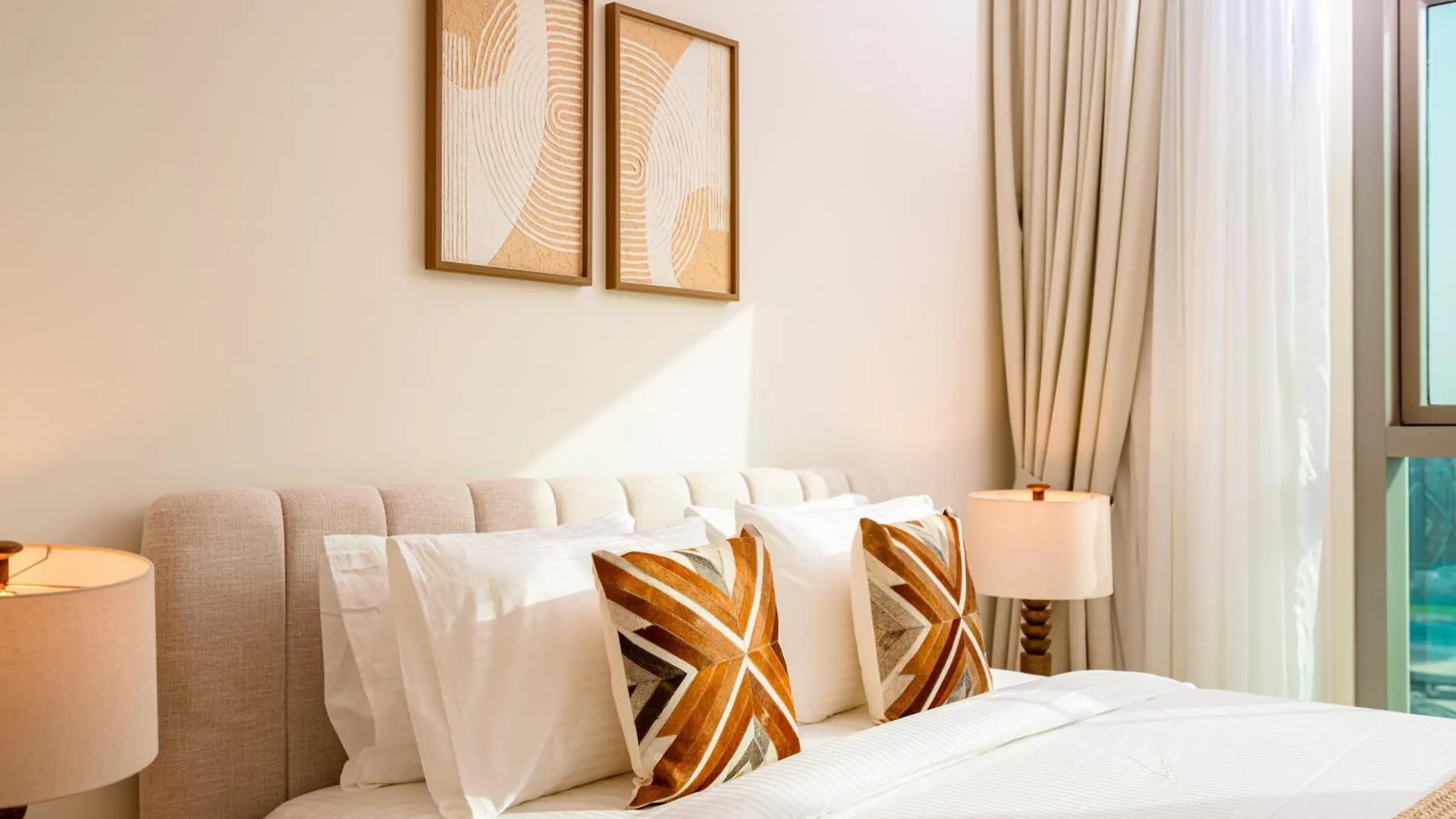 Prime Retreats @ Downtown Views By Emaar Apartment Dubai